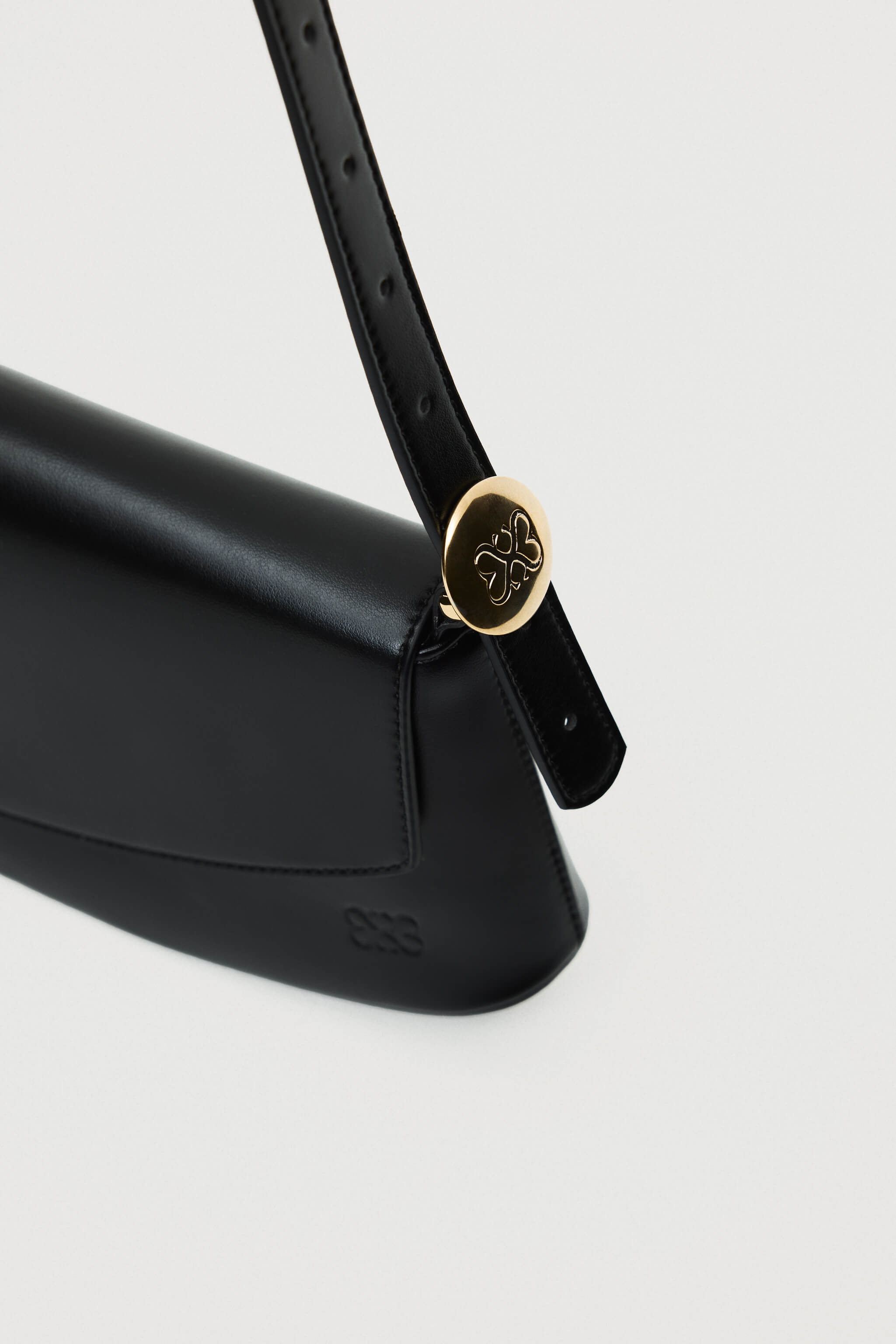 The Zaha Bag – SVARIAN