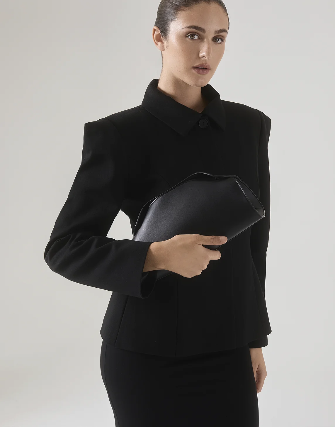 Alma Clutch Onyx