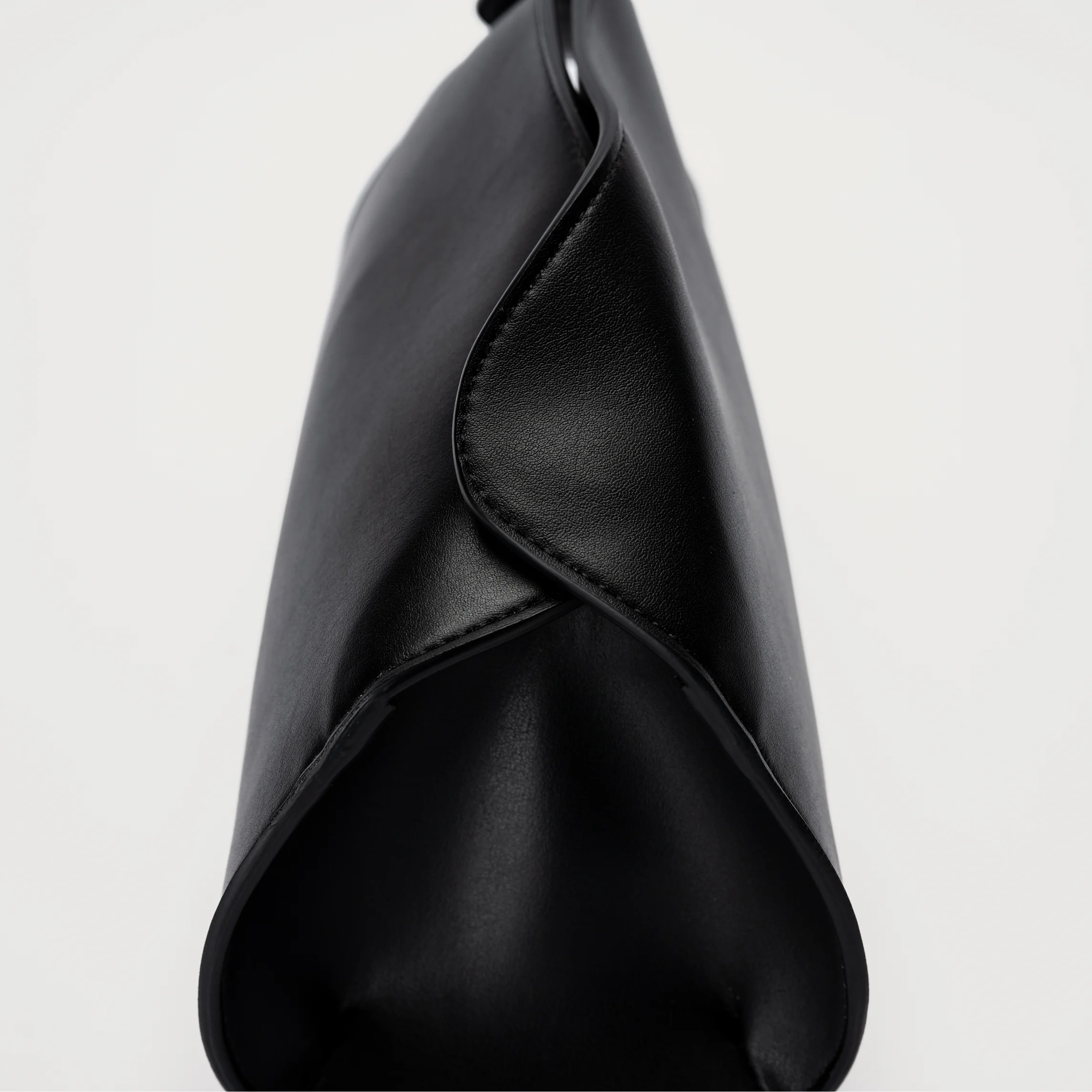 Alma Clutch Onyx